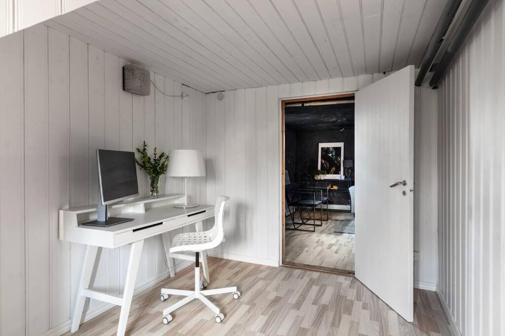 Amazing Family Home In Ville de Stockholm Extérieur photo