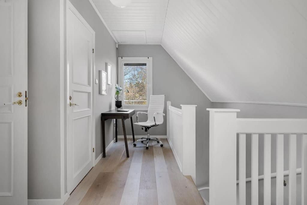 Amazing Family Home In Ville de Stockholm Extérieur photo
